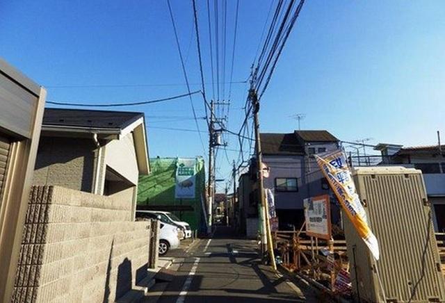 Local photos, including front road. Local appearance photos, including front road