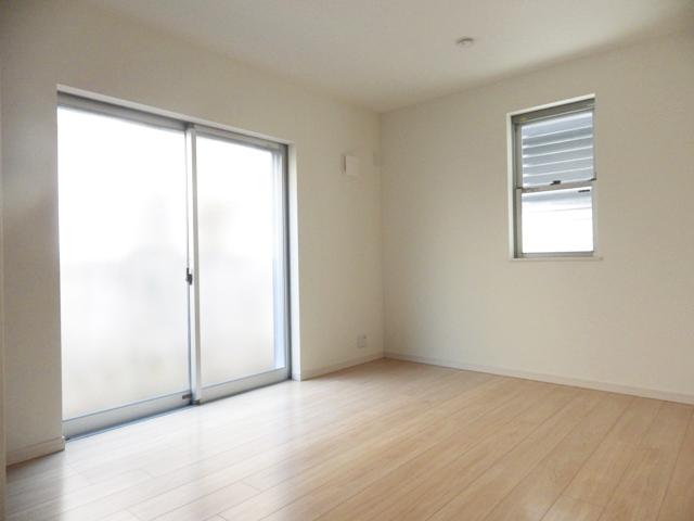 Same specifications photos (Other introspection). Same specifications Photo: Western-style