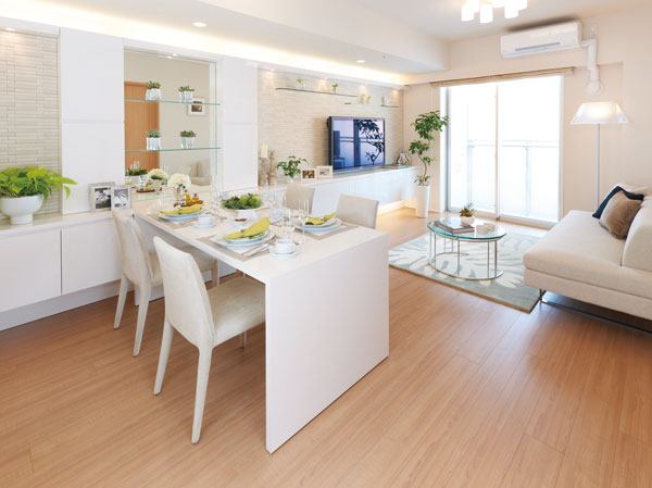 Living.  [living ・ dining] (model room / 65B type)