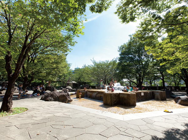 Surrounding environment. Asukayama park (about 1290m ・ From the time of the walk 17 minutes) Edo, Peripheral Takinogawa known as the attractions of cherry and maple. Sakura Asukayama is, Was about the stunning thing is also drawn such as ukiyo-e of Hiroshige. To inherit the landscape of the time, Also in the city it has been left with a lot of green now.