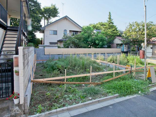 Other local. Building before local (August 2013) Shooting