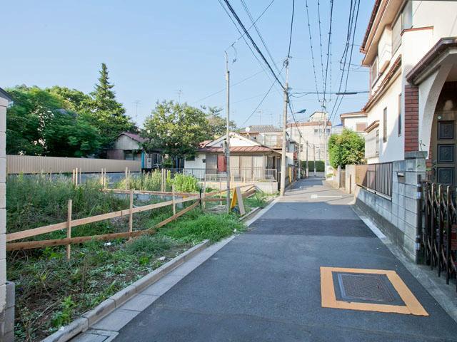 Other. Front road (August 2013) Shooting