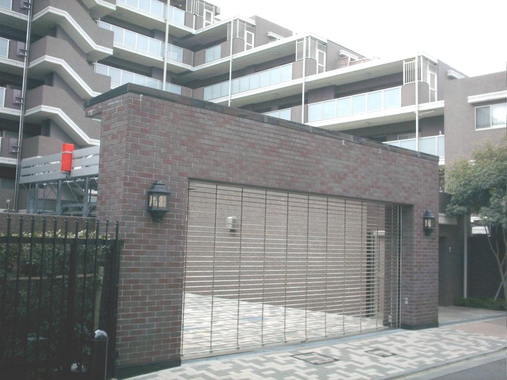 Local appearance photo. Local (12 May 2013) Shooting