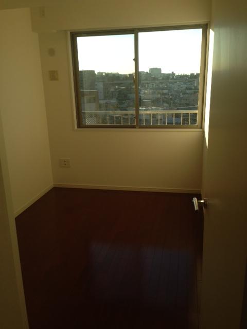 Non-living room. Each room also spread good scenery with views from the photo: 2013 November shooting