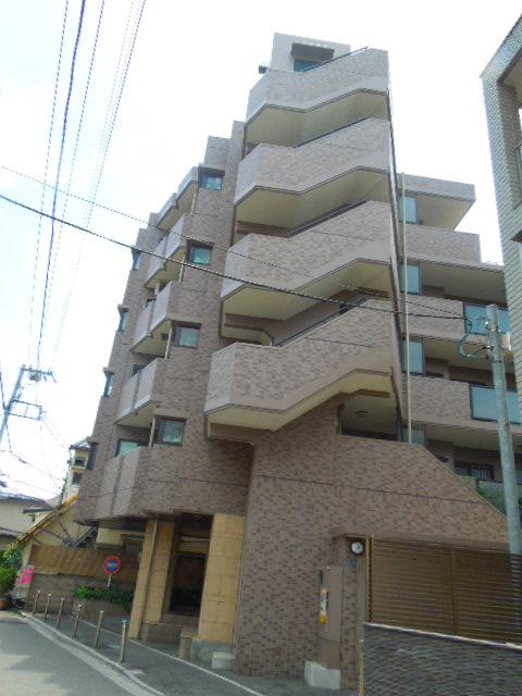 Local appearance photo. Local (11 May 2013) Shooting