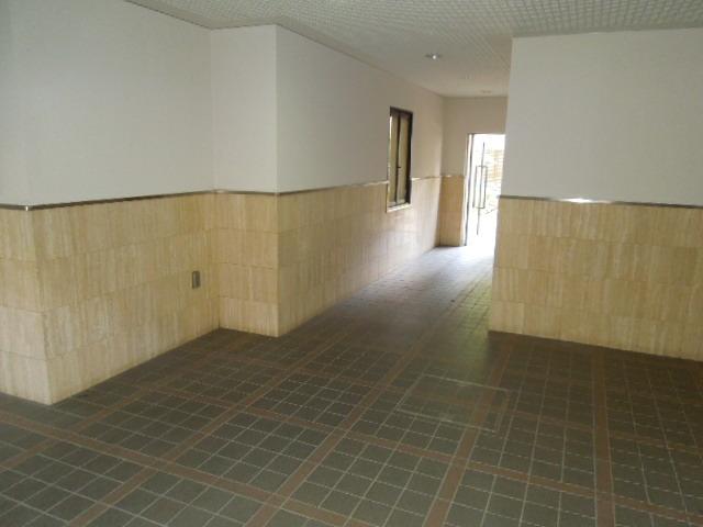 Other common areas. Entrance