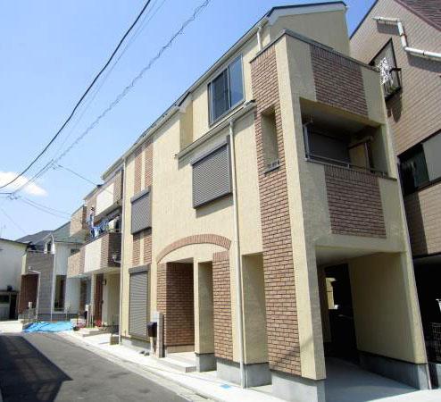 Local appearance photo. Local (11 May 2013) Shooting