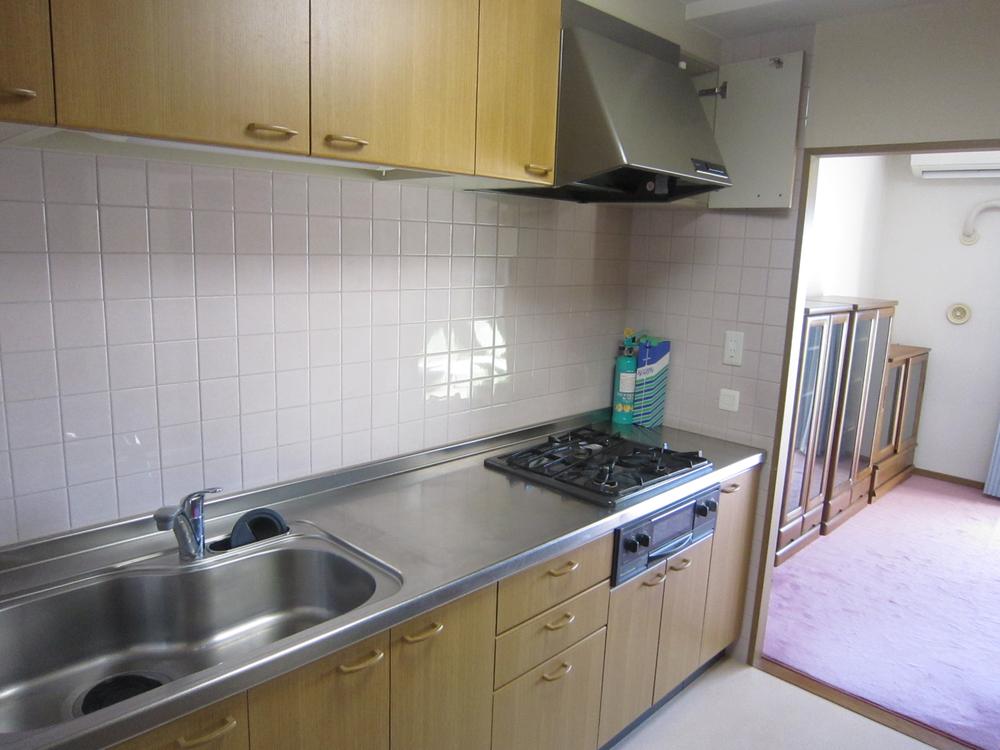 Kitchen. Kitchen (2013 December shooting)