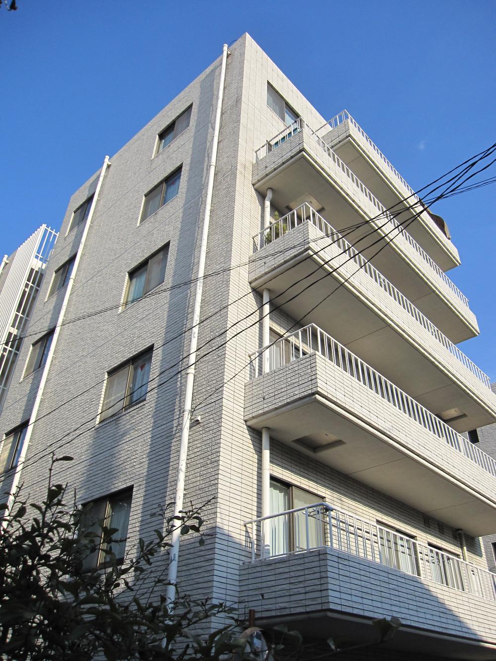 Local appearance photo