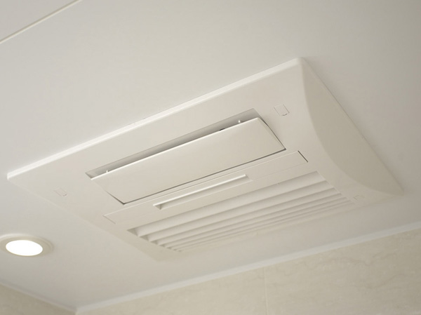 Bathing-wash room.  [Bathroom ventilation heating dryer] In also humid season, Bathroom ventilation heating dryer for drying in the bathroom. It worked as a dryer of clothes on the day of the night and rain. (Same specifications)
