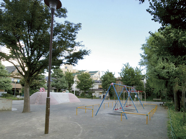 Surrounding environment. Nishigahara park (about 190m, A 3-minute walk)