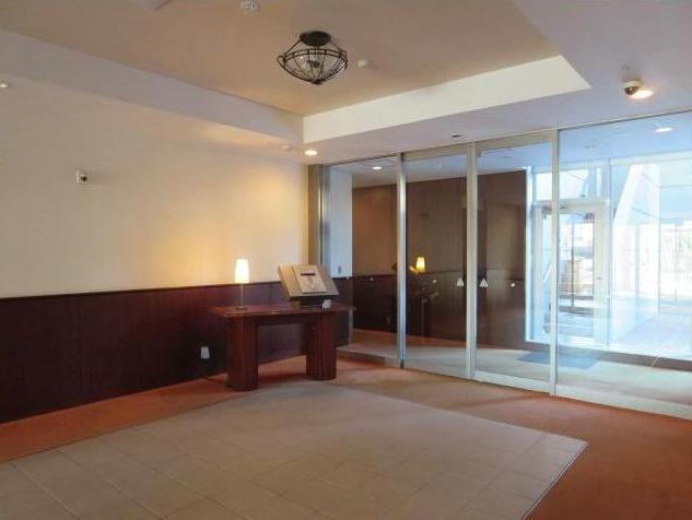 Entrance. Common areas