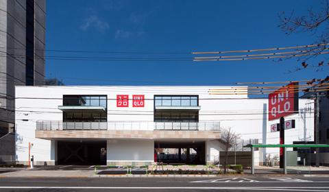 Shopping centre. 1079m to UNIQLO Ojikamiya shop