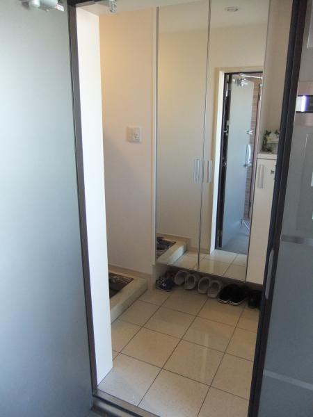 Entrance. ◎ bright entrance will welcome