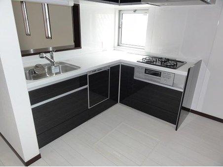 Kitchen. ※ Image is a photograph.