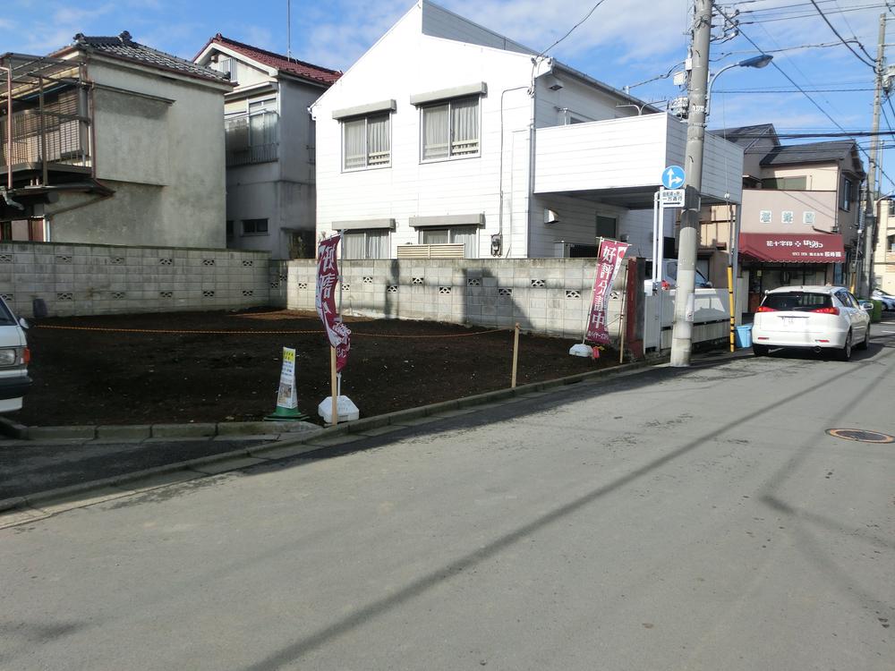 Local photos, including front road. Local (January 2014) Shooting