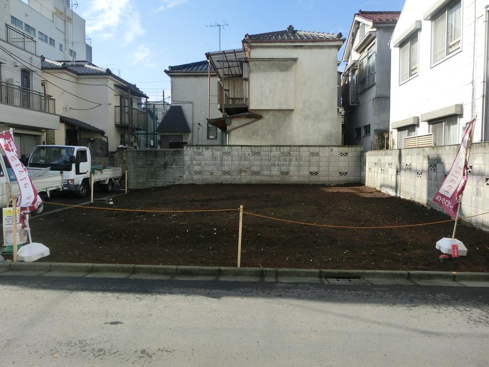 Local photos, including front road. Local (January 2014) Shooting