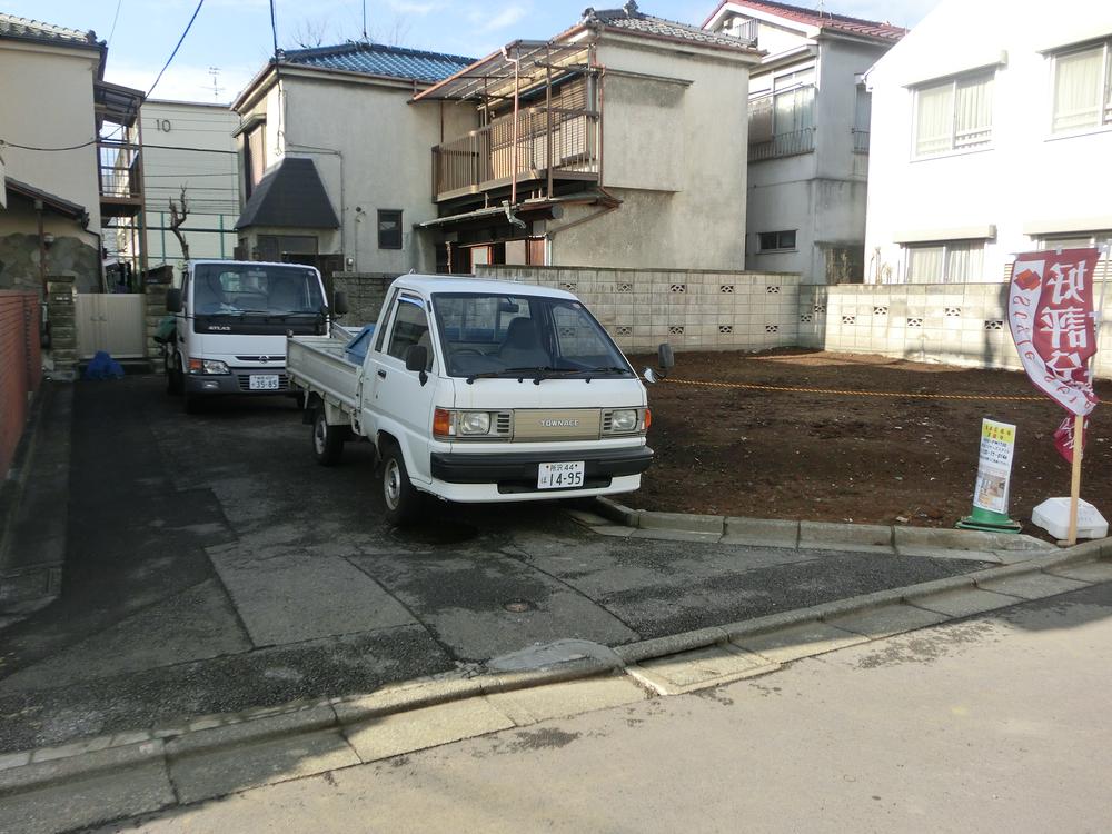 Local photos, including front road. Local (January 2014) Shooting