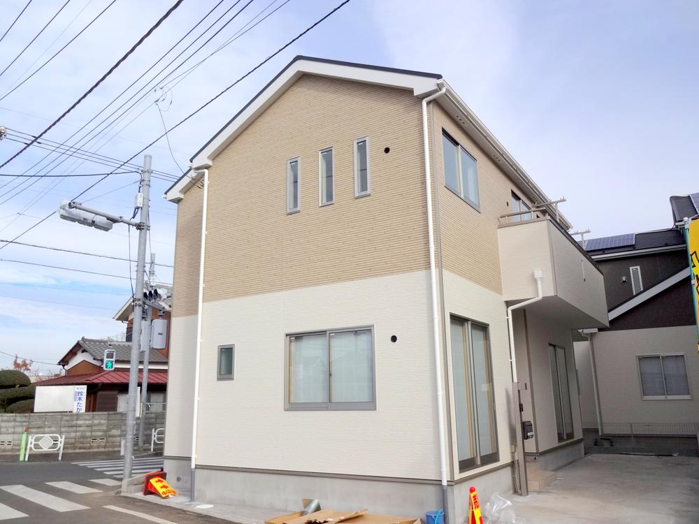 Local appearance photo. Local (12 May 2013) Shooting