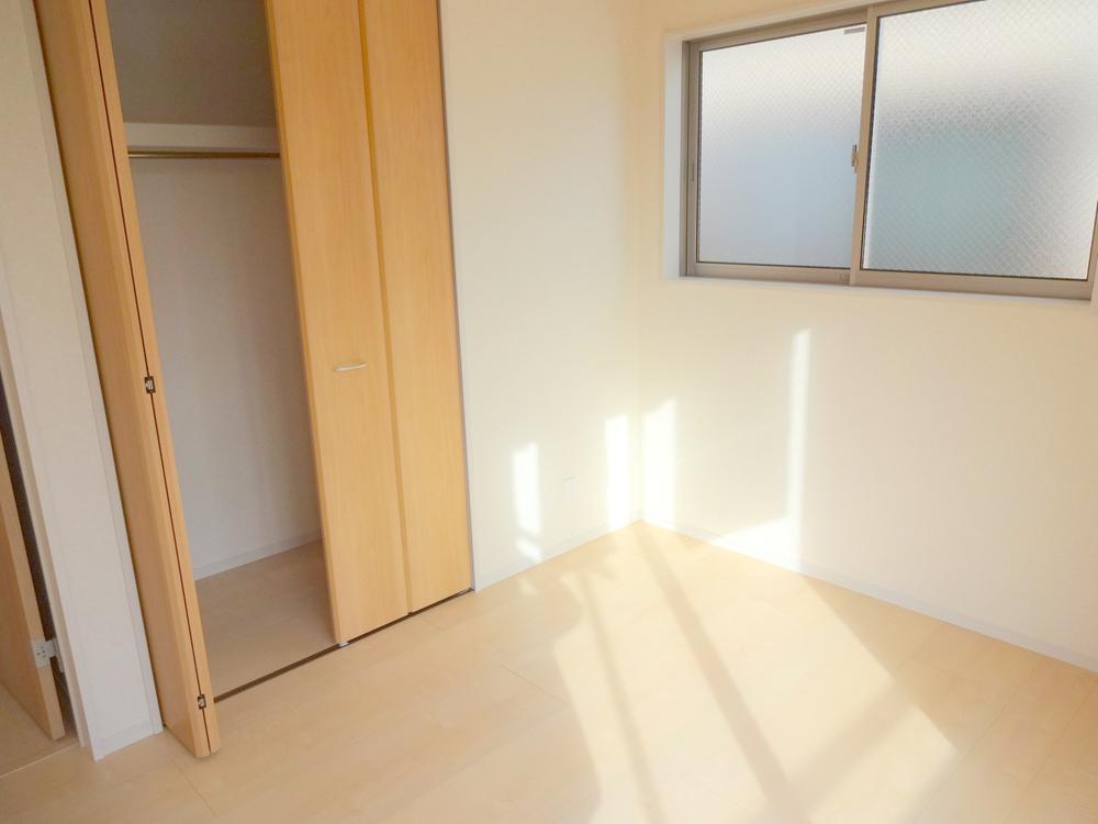 Non-living room. Indoor (12 May 2013) Shooting