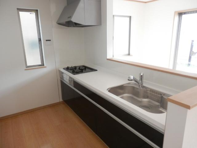 Kitchen. Indoor (10 May 2013) Shooting