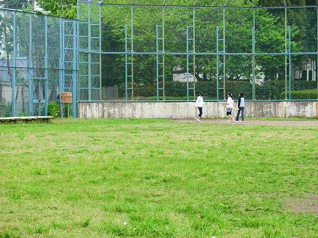 park. 1000m until the boarding house Sports Park pool