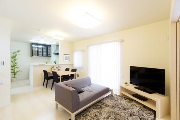 Living. 7 Building Living (H25.7_Tsukisatsuei)