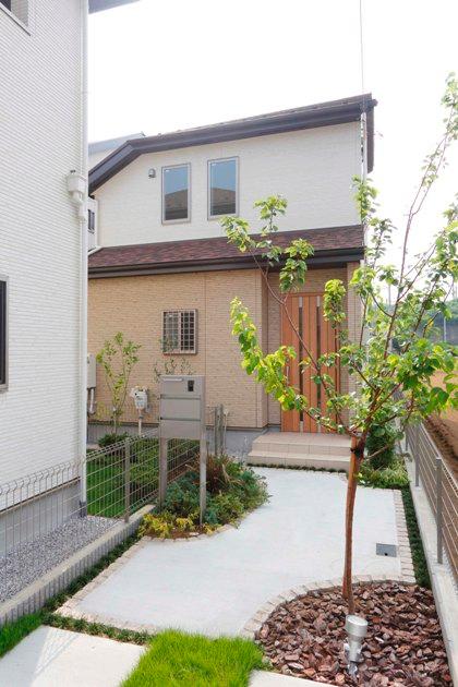 Local appearance photo. 9 Building exterior (H25.8_Tsukisatsuei)