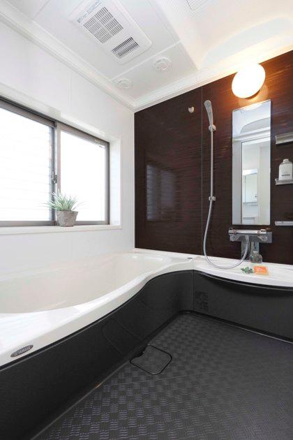 Bathroom. 7 Building bathroom (H25.8_Tsukisatsuei)