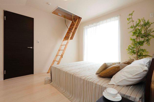 Non-living room. 7 Building Master Bedroom (H25.8_Tsukisatsuei)