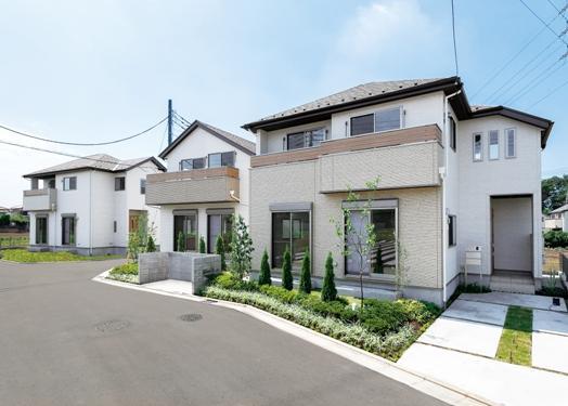 Local appearance photo. Planting a symbol tree in each residence. Flowers and fruit of the tree becomes the was selected each. Beautiful streets rich in change of seasons has directed the MidoriYutaka of appearance. 