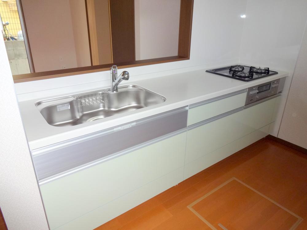 Kitchen. Indoor (12 May 2013) Shooting