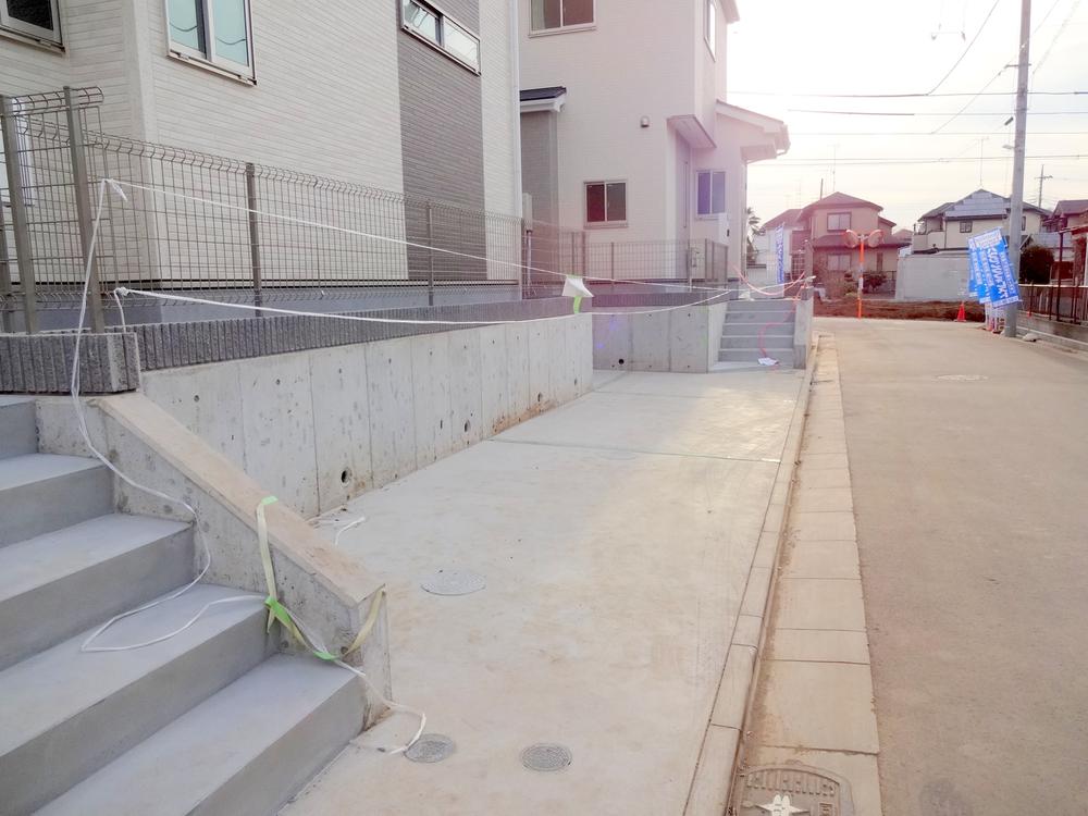 Parking lot. Local (12 May 2013) Shooting