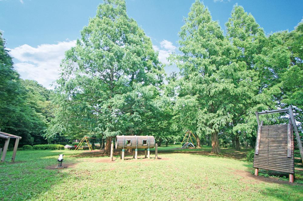 park. 530m to Castle Park Falls