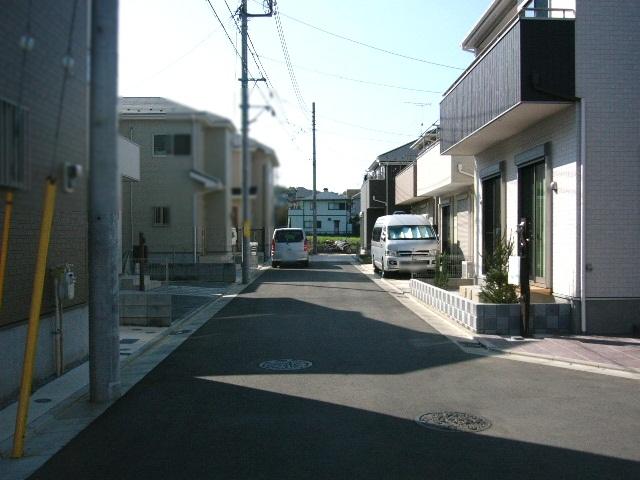 Local photos, including front road. Kiyose boarding house 1-chome south contact road situation