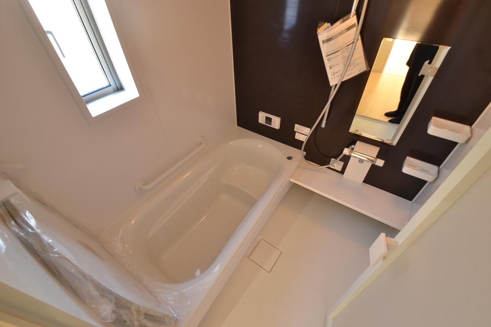 Bathroom. Local (12 May 2013) Shooting