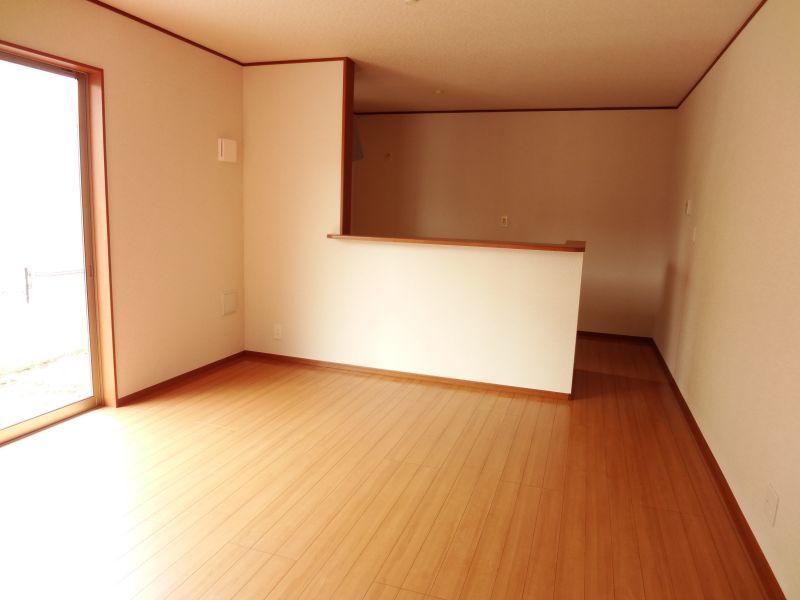 Same specifications photos (living). Same specifications