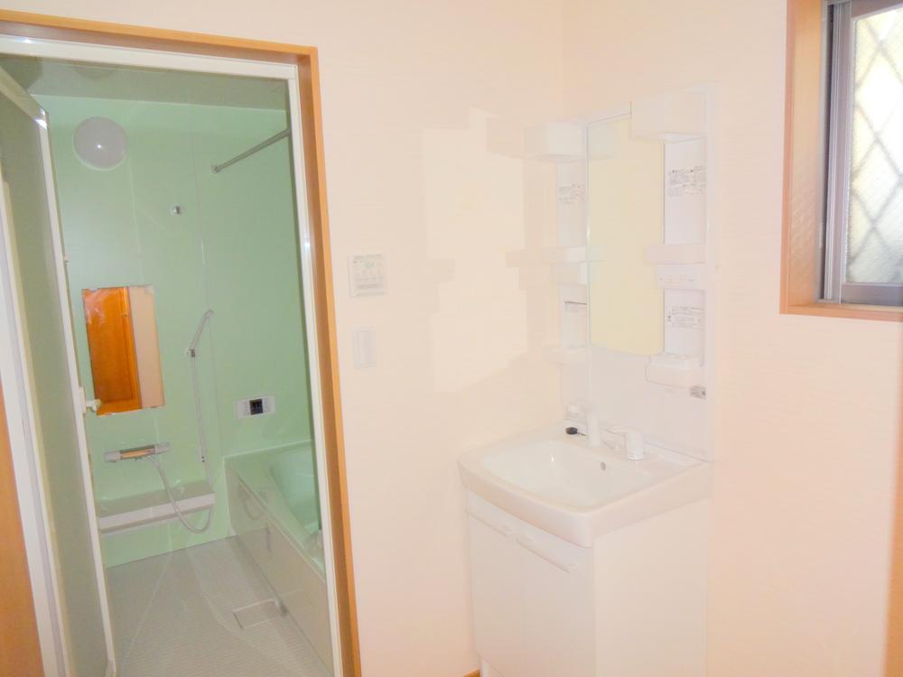 Bathroom. Indoor (11 May 2013) Shooting