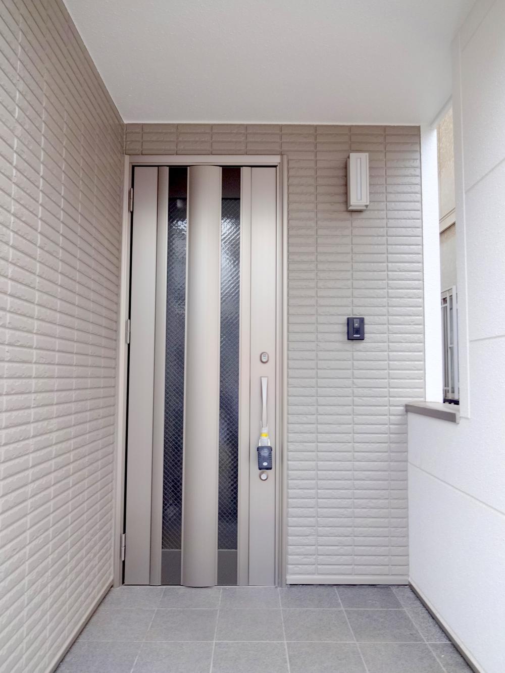 Entrance. Local (11 May 2013) Shooting