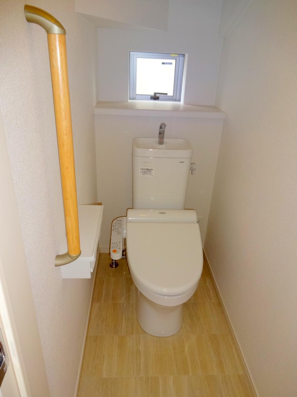 Toilet. Indoor (11 May 2013) Shooting