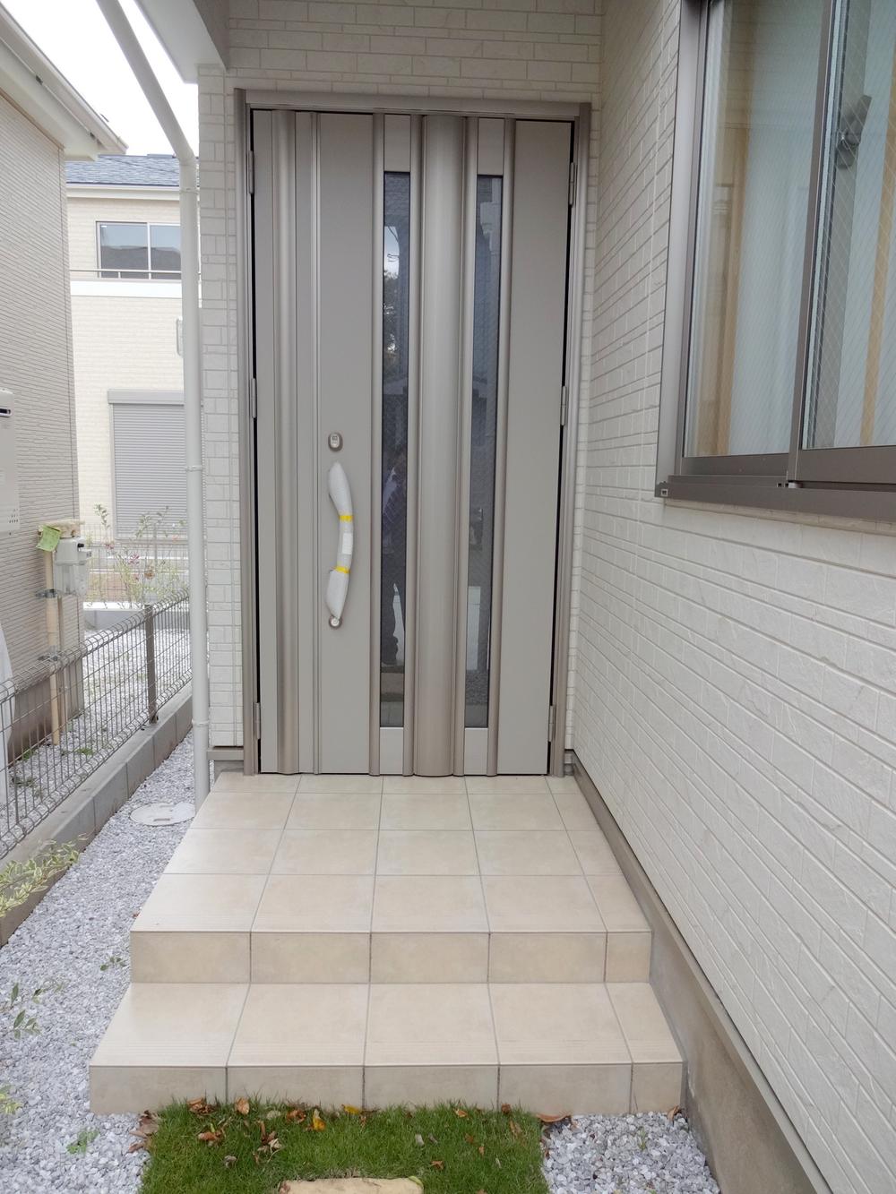 Entrance. Local (11 May 2013) Shooting