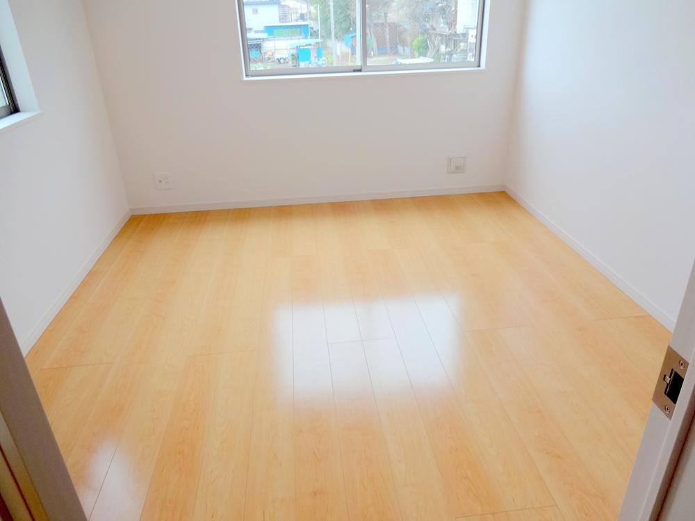 Non-living room. Indoor (11 May 2013) Shooting