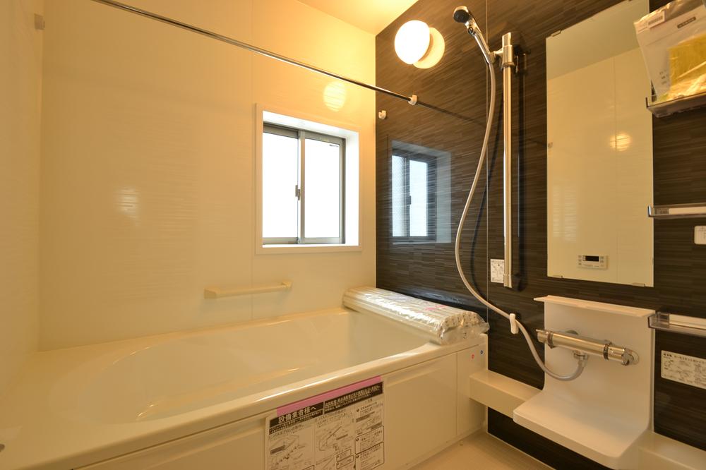 Bathroom. Indoor (11 May 2013) Shooting 17 Building