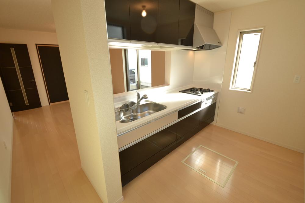 Kitchen. Indoor (12 May 2013) Shooting Building 3