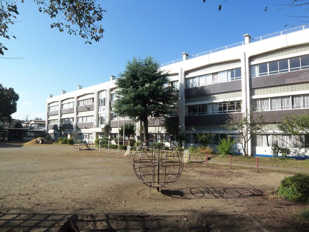 Primary school. Sixth to elementary school 690m