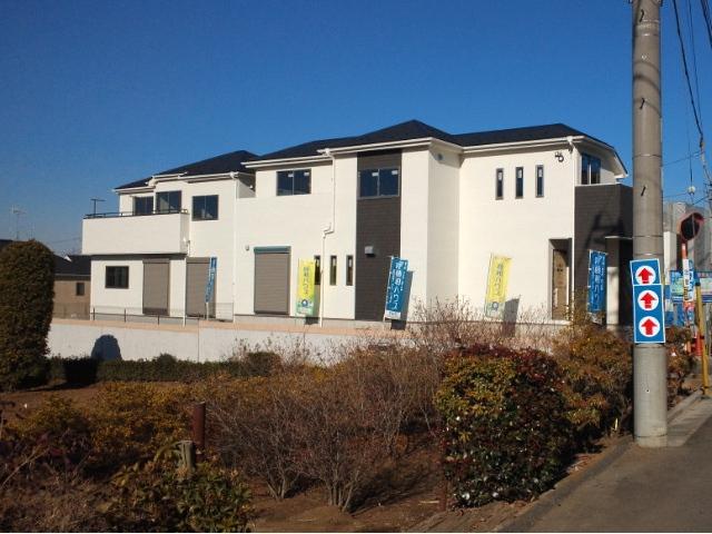 Local appearance photo. Right side 1 Building (December 2013 shooting)