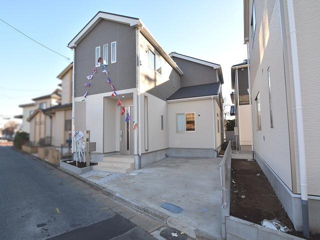 Local appearance photo. Building 3