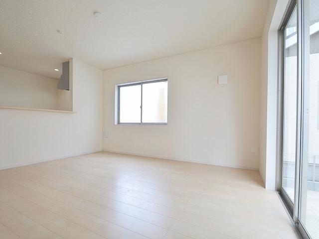 Living. Living (December 23, 2013) Shooting