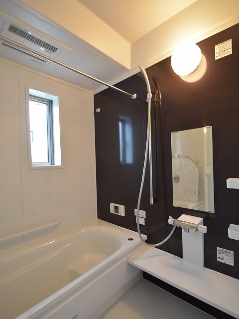 Bathroom. Bathroom (December 23, 2013) Shooting