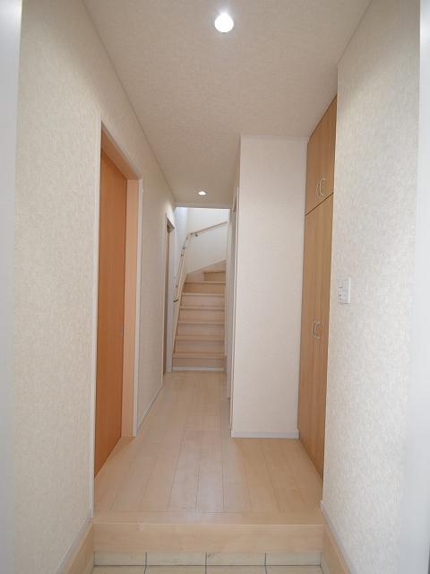 Entrance. Entrance (December 23, 2013) Shooting